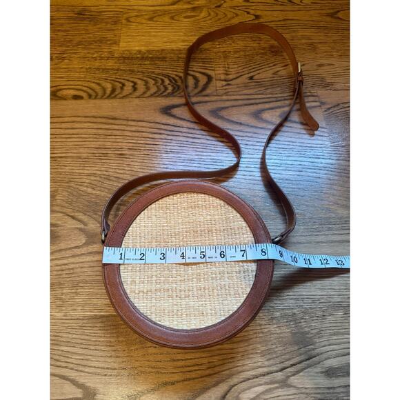 MOST WANTED Woven Canteen Leather Contrast Circle Crossbody Bag - Picture 5 of 7